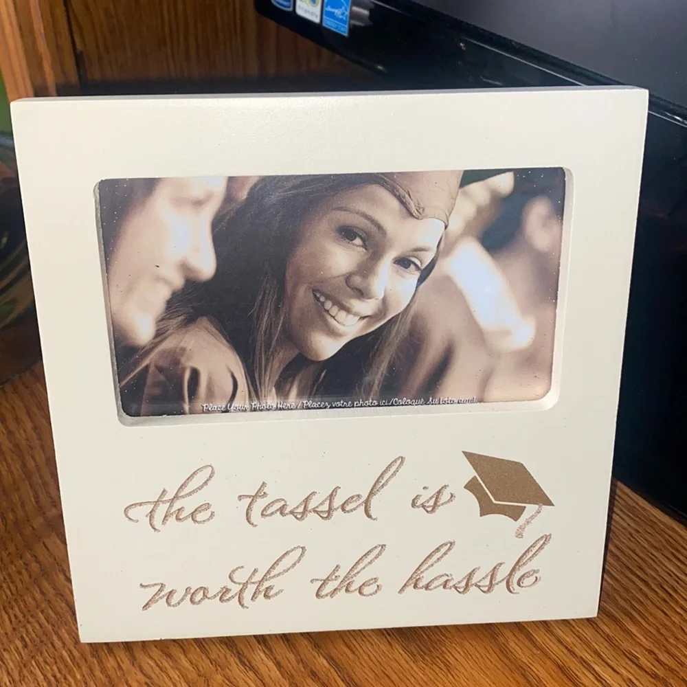 NEW Graduation Frame